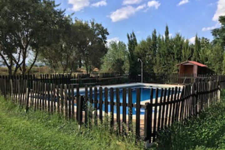 Pool 1 of 1