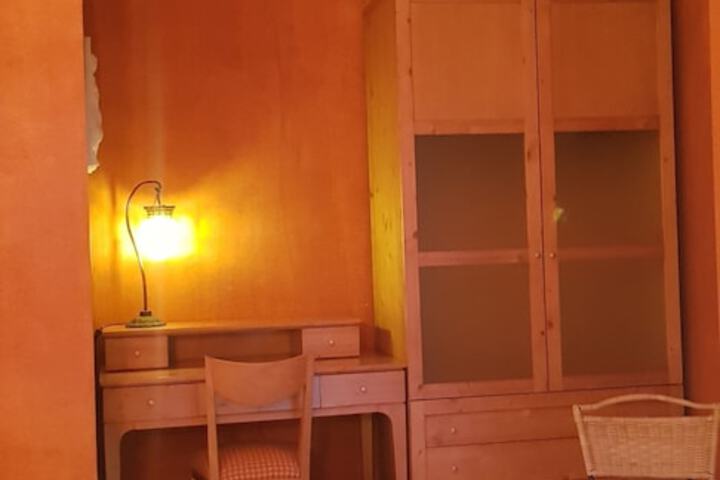 Room 11 of 110
