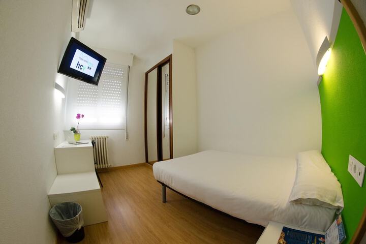 Room 8 of 24