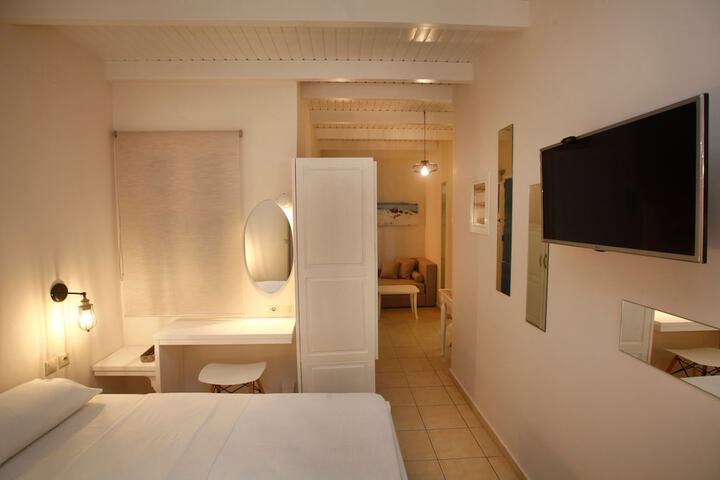 Room 6 of 49