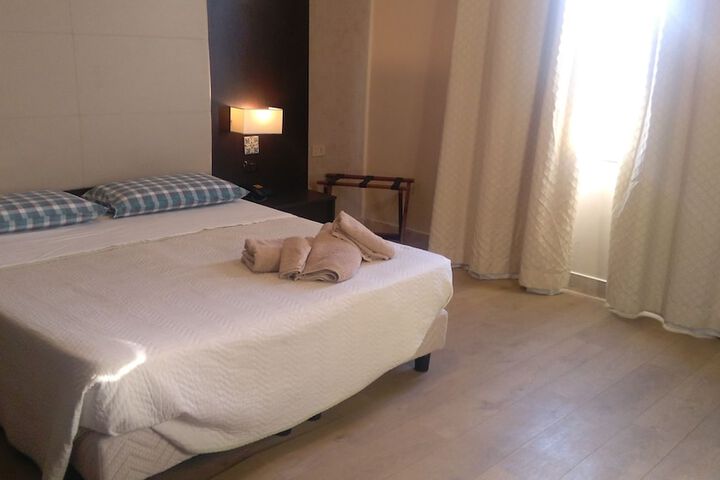 Room 10 of 38