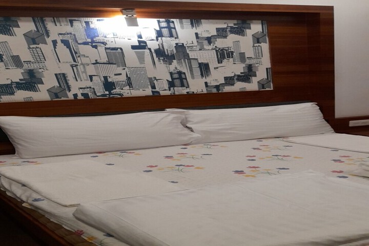 Room 43 of 171