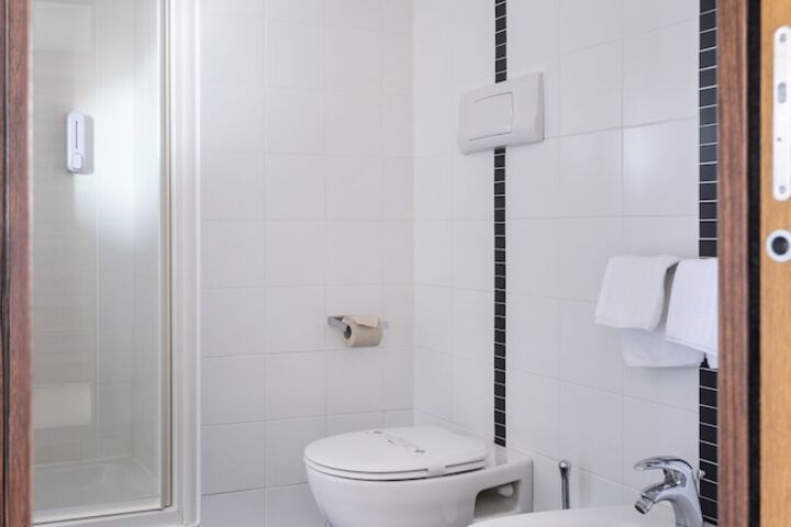Room 16 of 31