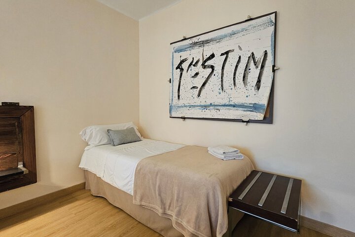 Room 27 of 105
