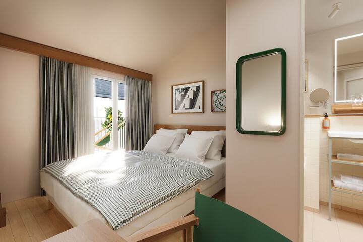 Room 6 of 42
