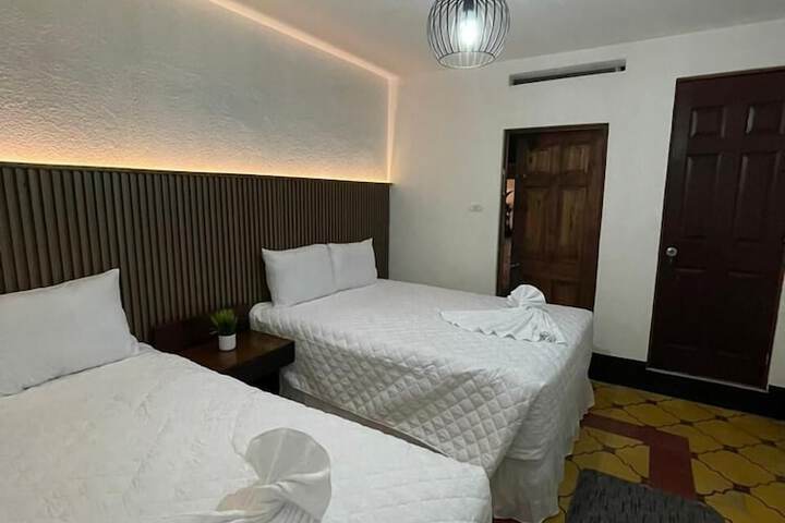 Room 4 of 11