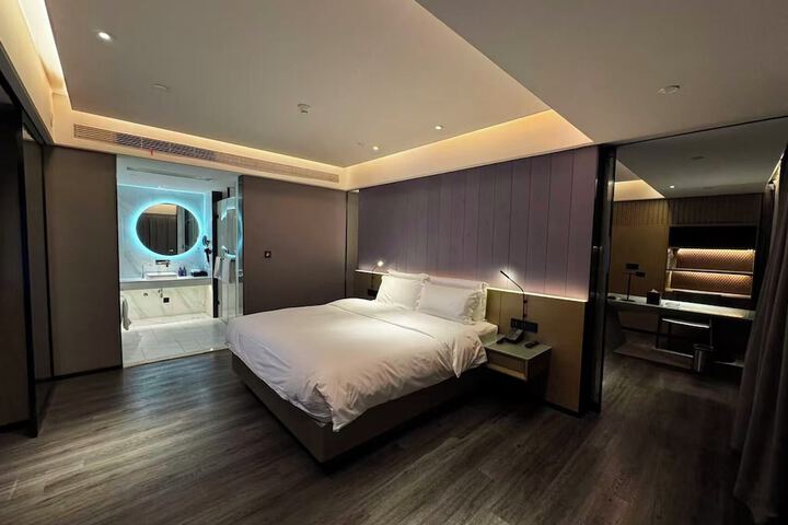Room 10 of 39
