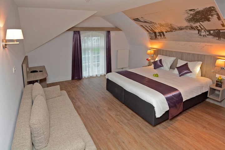 Room 4 of 44