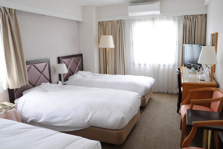 Room 7 of 36