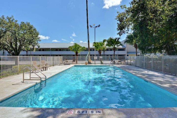 Hotel with Pool