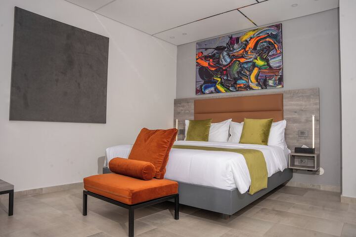 Room 10 of 38