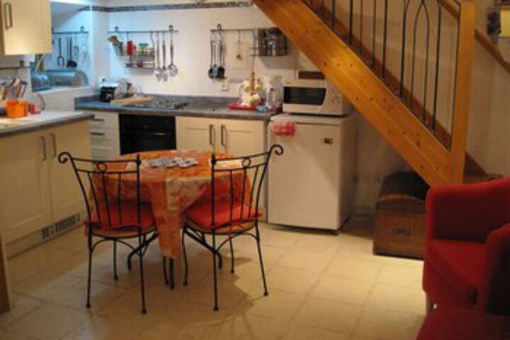Room 4 of 10