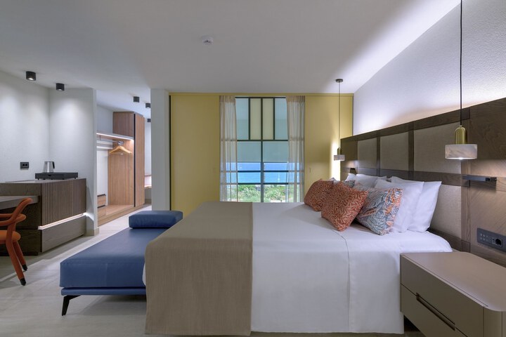 Room 64 of 295