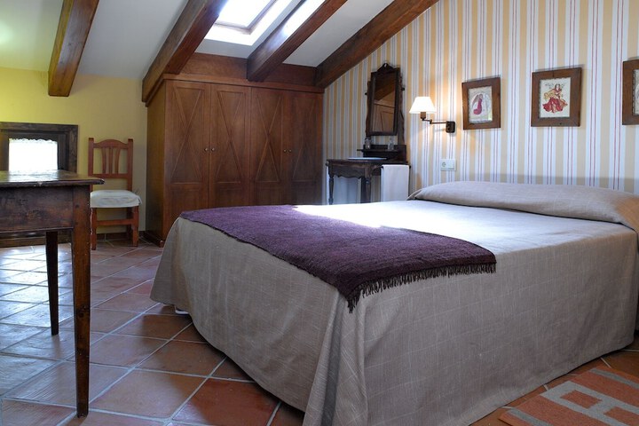 Room 8 of 25