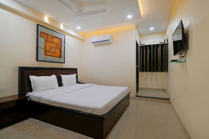 Room 15 of 33