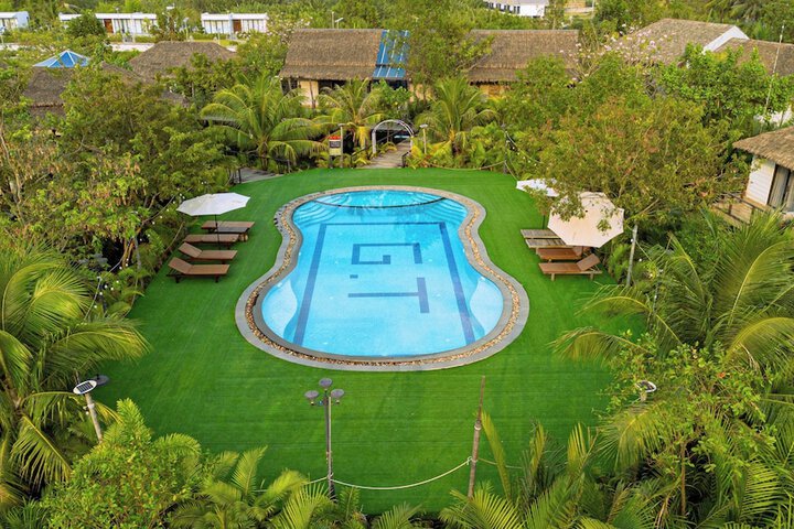 Pool 146 of 198