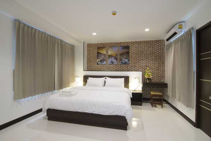 Room 30 of 64