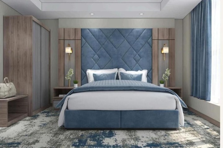 Room 3 of 8