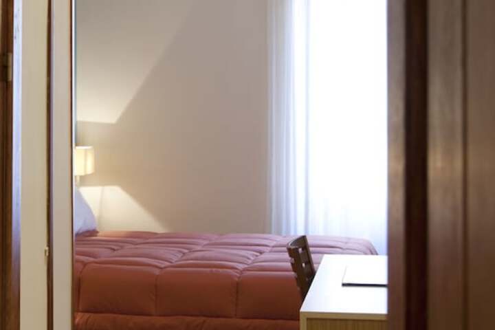 Room 9 of 43