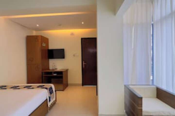 Room 52 of 117