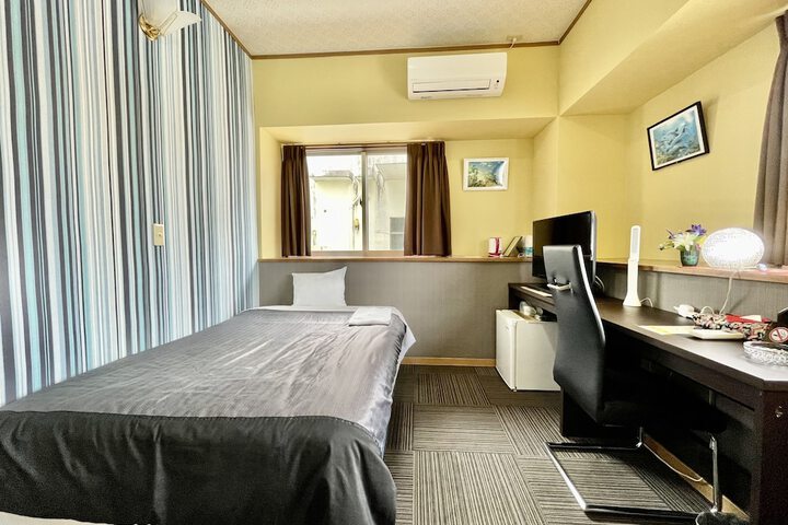 Room 25 of 79