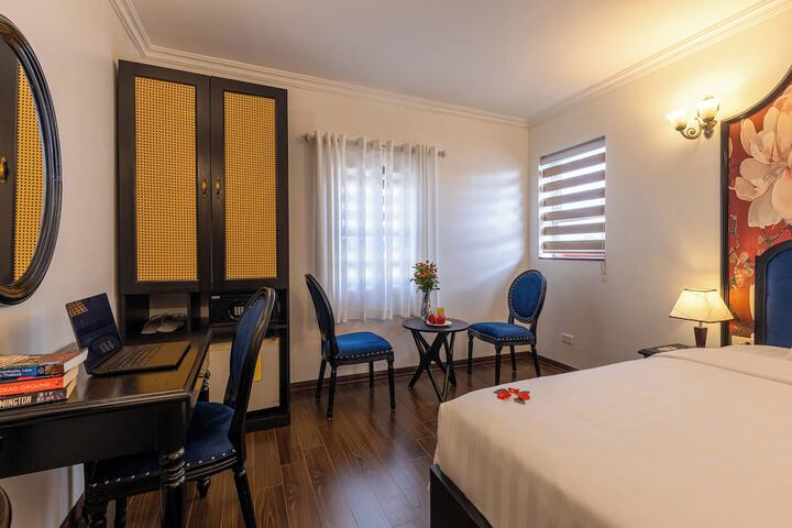 Room 18 of 36