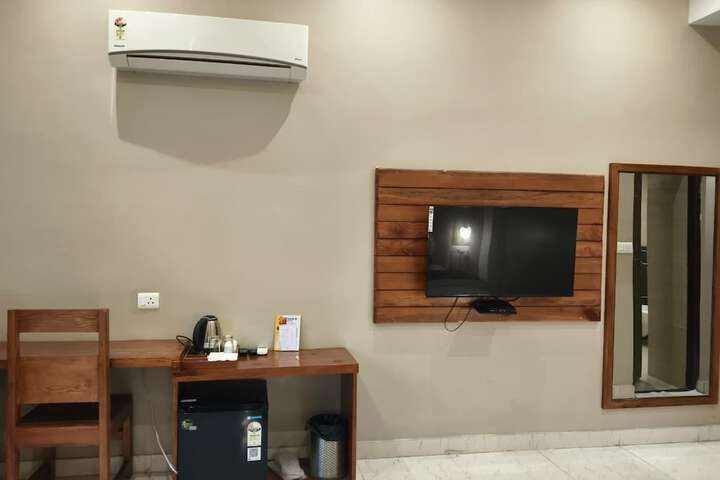 Room 15 of 24