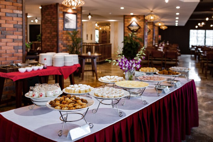 Dining 70 of 84