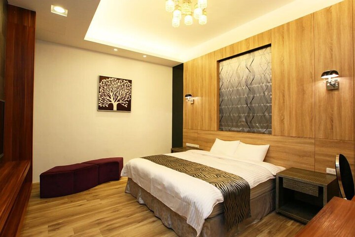 Room 15 of 30