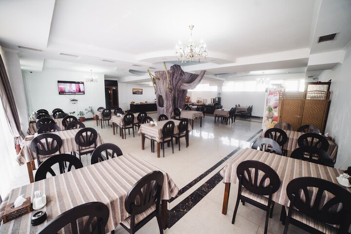 Dining 53 of 78