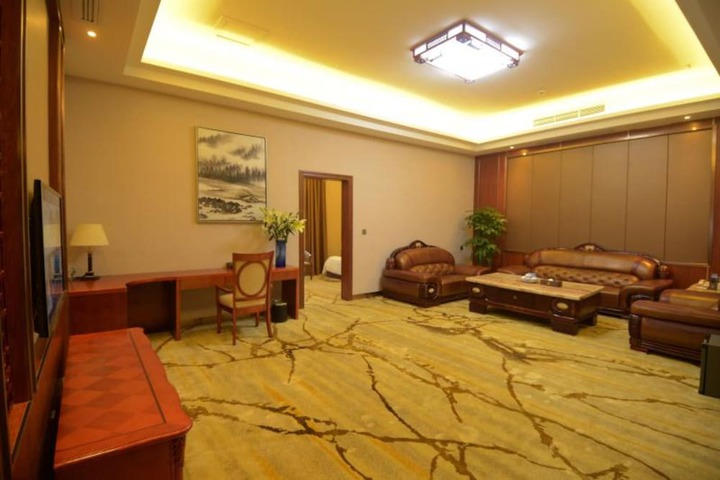 Room 5 of 32