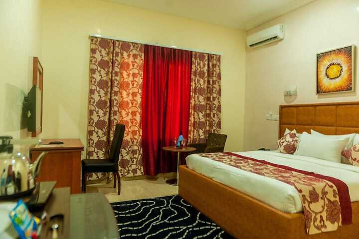 Room 12 of 42
