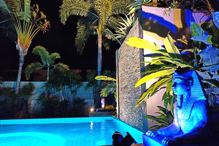 Hotel with Pool