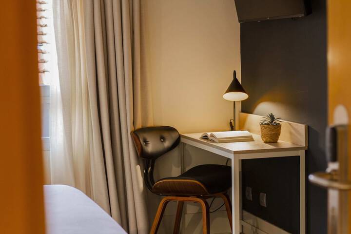Room 21 of 29