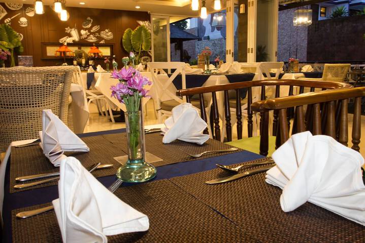 Dining Photos