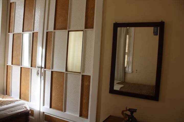 Room 6 of 38