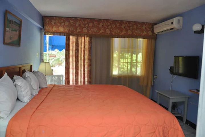 Room 16 of 44