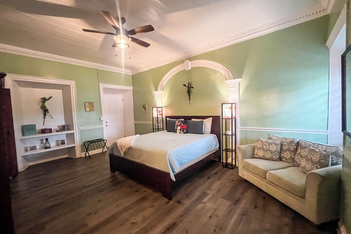Room 48 of 171
