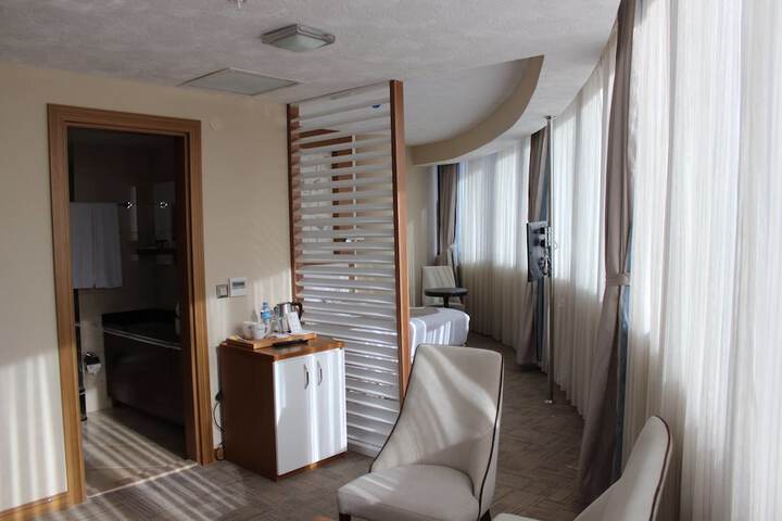 Room 15 of 38