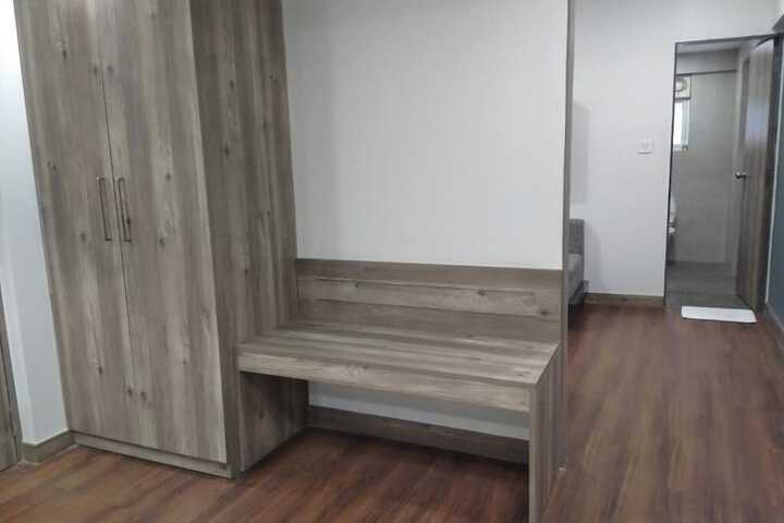 Room 9 of 12