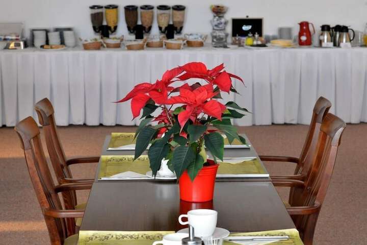 Breakfast/Coffee Service 21 of 47