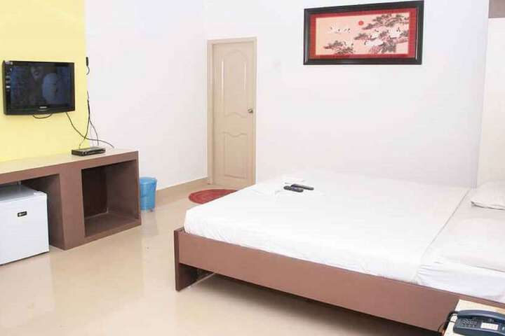 Room 7 of 24