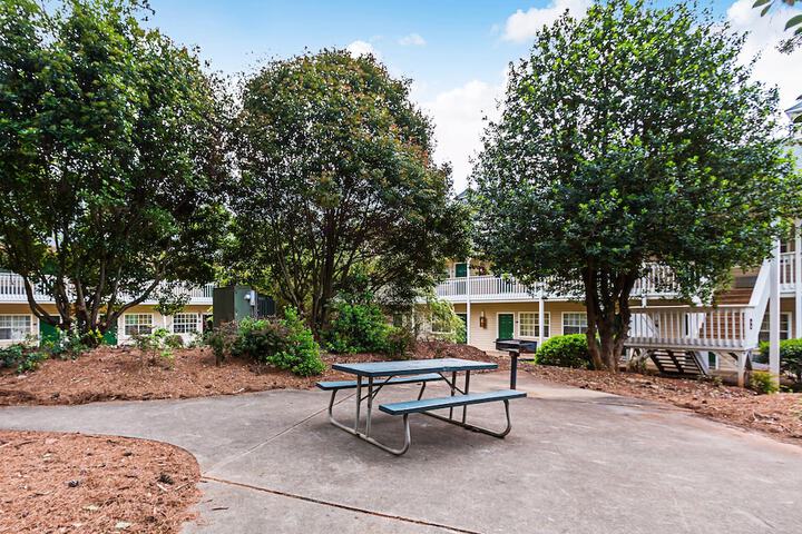 BBQ/picnic area
