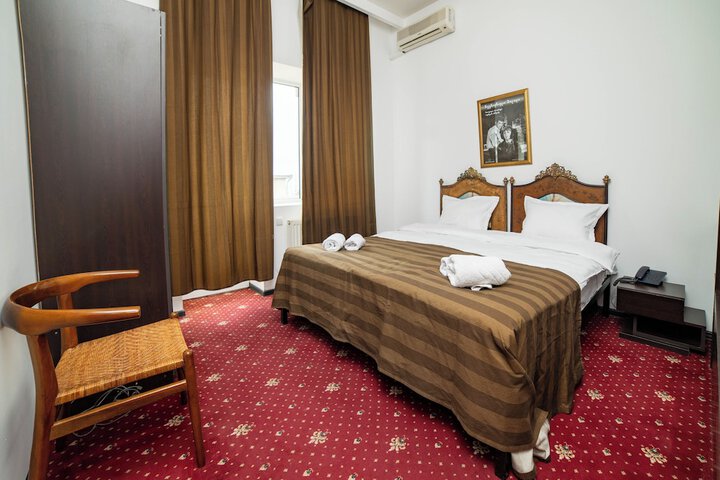 Room 8 of 26