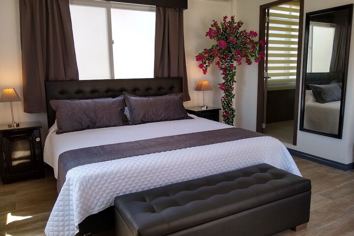 Room 8 of 76