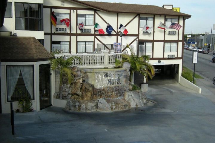 Hotel 37 of 37