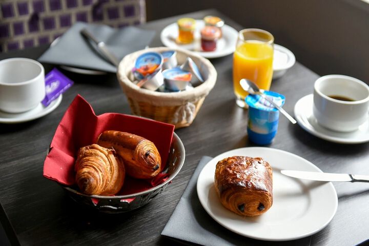 Breakfast/Coffee Service 28 of 42