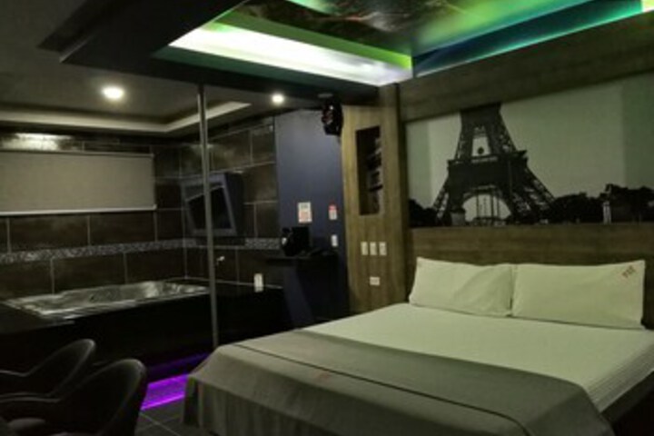 Room 52 of 78