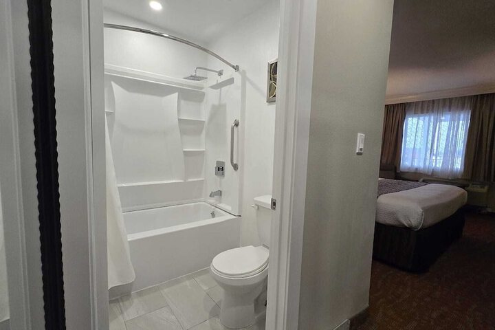 Room 28 of 45