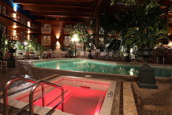 Pool 61 of 152